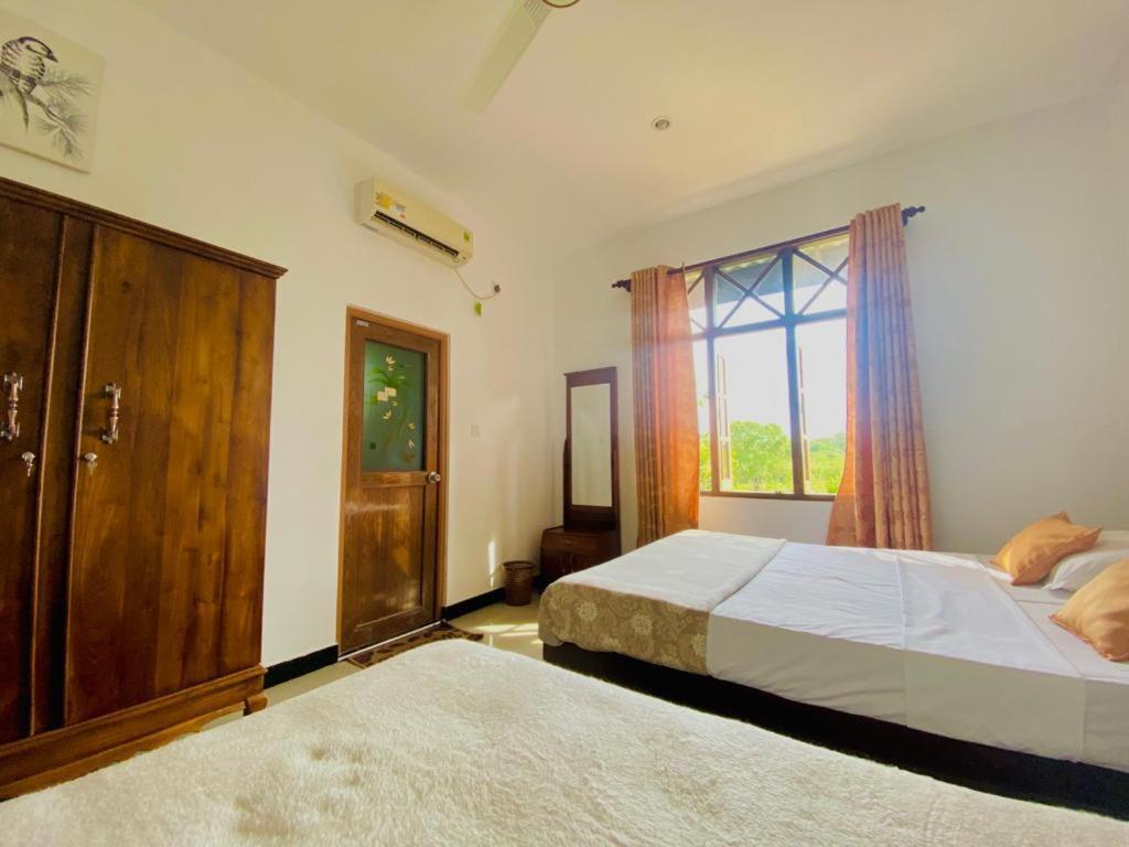 Elephant Safari Lodge Sigiriya Junction Habarana Esterno foto
